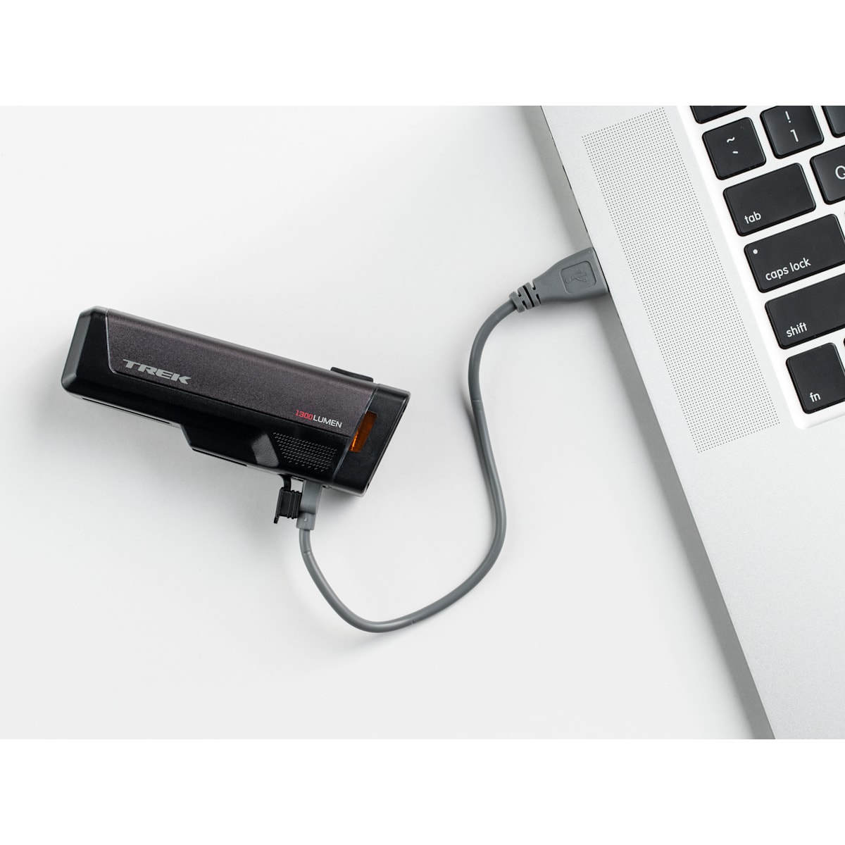 トレック Ion Pro RTフロントバイクライト - Trek Bikes (JP)