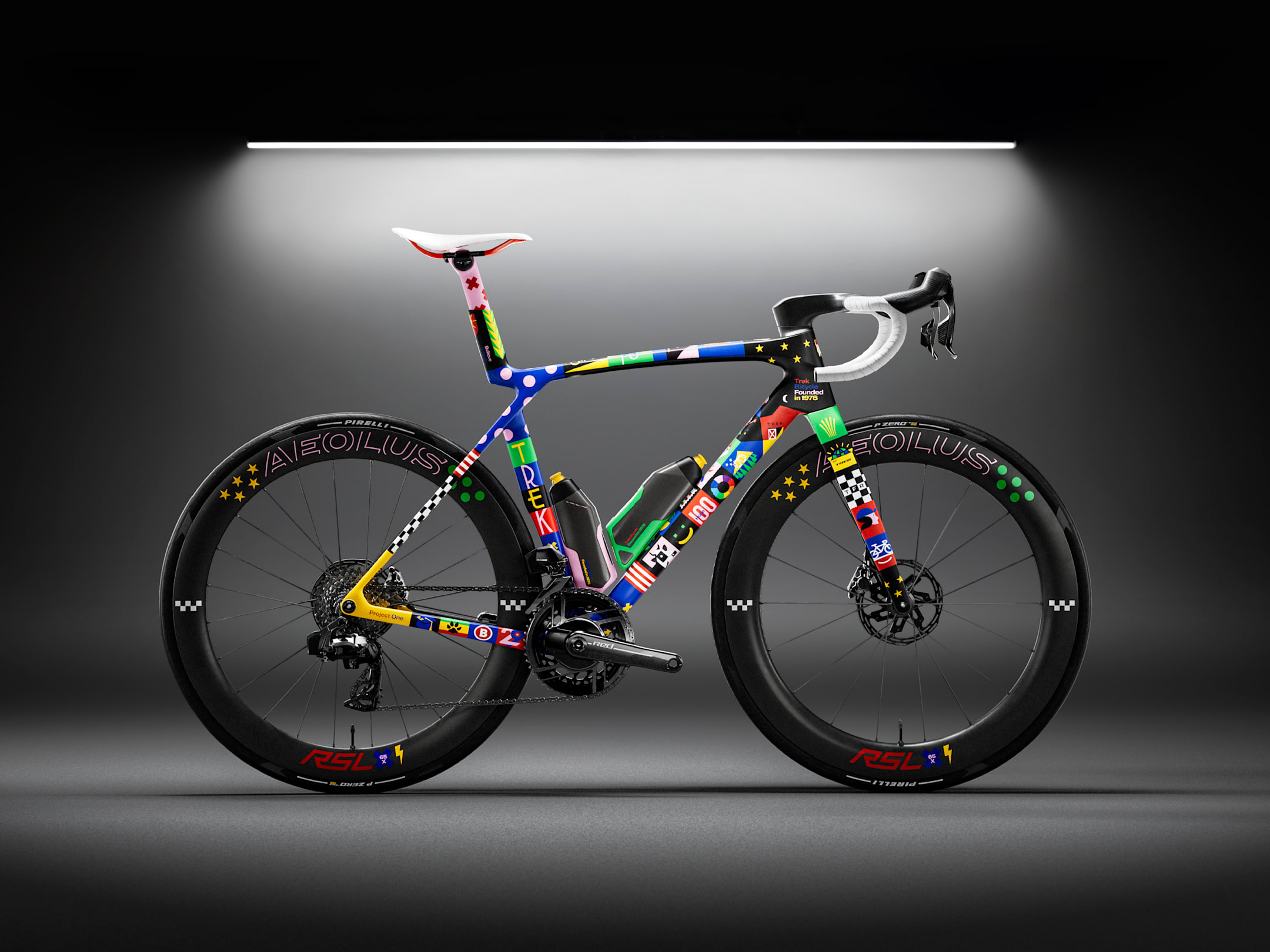 Trek Madone SLR Project One özel boyalı yol bisikleti