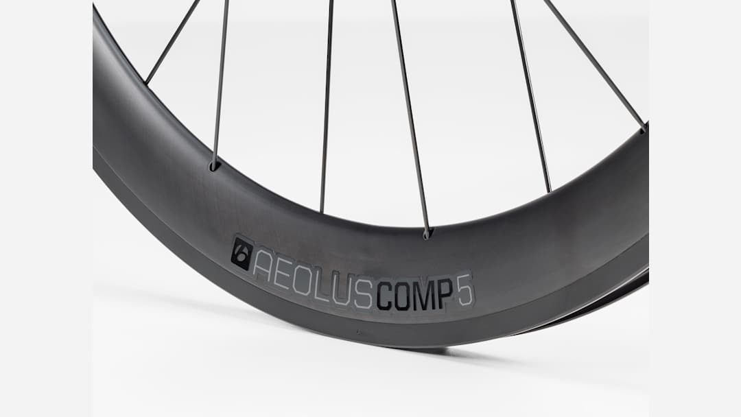 パーツ Bontrager Aeolus Comp 5 TLR Disc Bontrager Aeolus Comp 5 TLR Disc Road Wheel - Trek Bikes (JP)