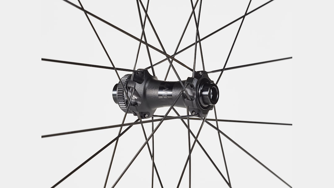TREK Bontrager Aeolus Pro 37V 前後セット Bontrager Aeolus Pro 37V Disc TLR Road Wheel - Trek Bikes