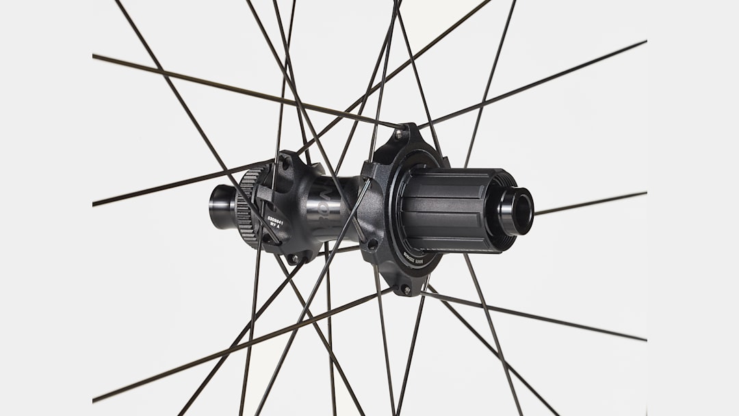 Bontrager Aeolus Pro 37V Disc TLR Road Wheel - Trek Bikes