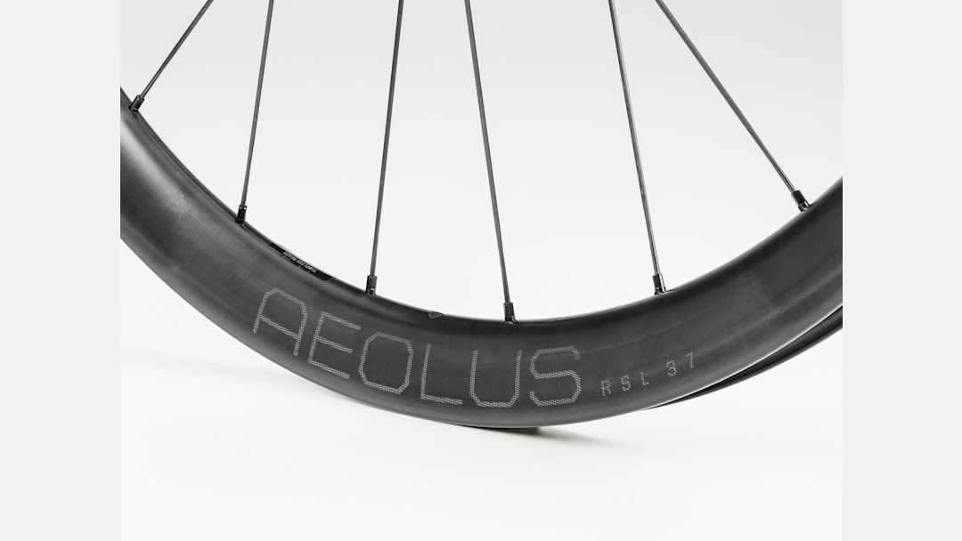 パーツ BONTRAGER AEOLUS RSL37 DISC TL Bontrager Aeolus RSL 37 TLR Disc Road Wheel - Trek Bikes