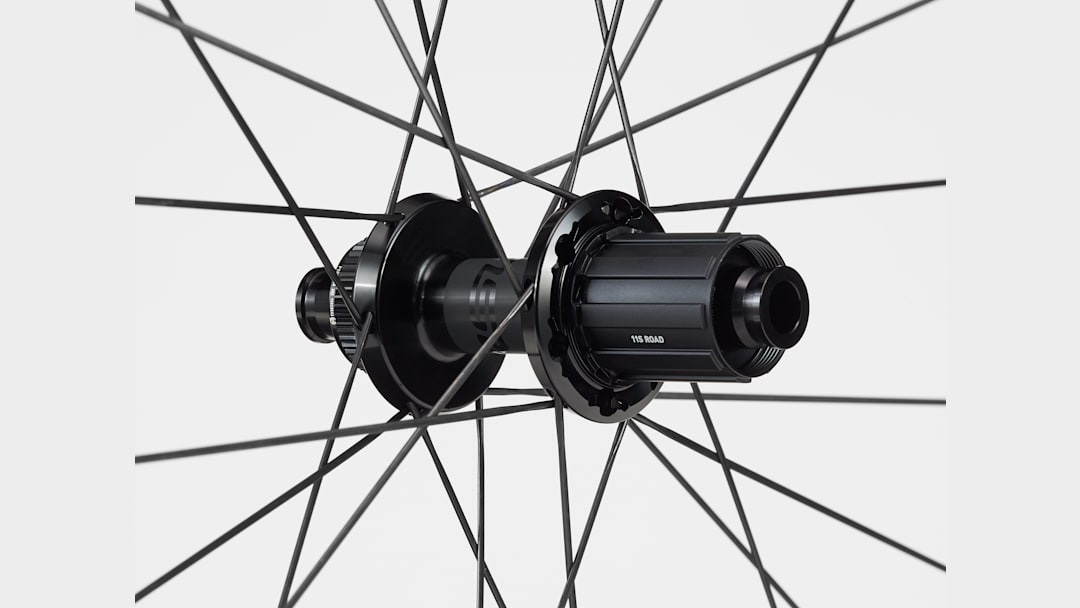 パーツ BONTRAGER AEOLUS RSL62 TLR DISC Bontrager Aeolus RSL 62 TLR Disc Road Wheel - Trek Bikes