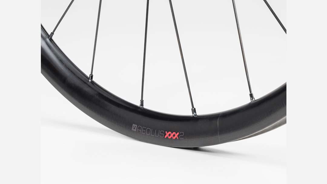 Bontrager Aeolus XXX 2 Disc Tubular ロードホイール - Trek Bikes (JP)