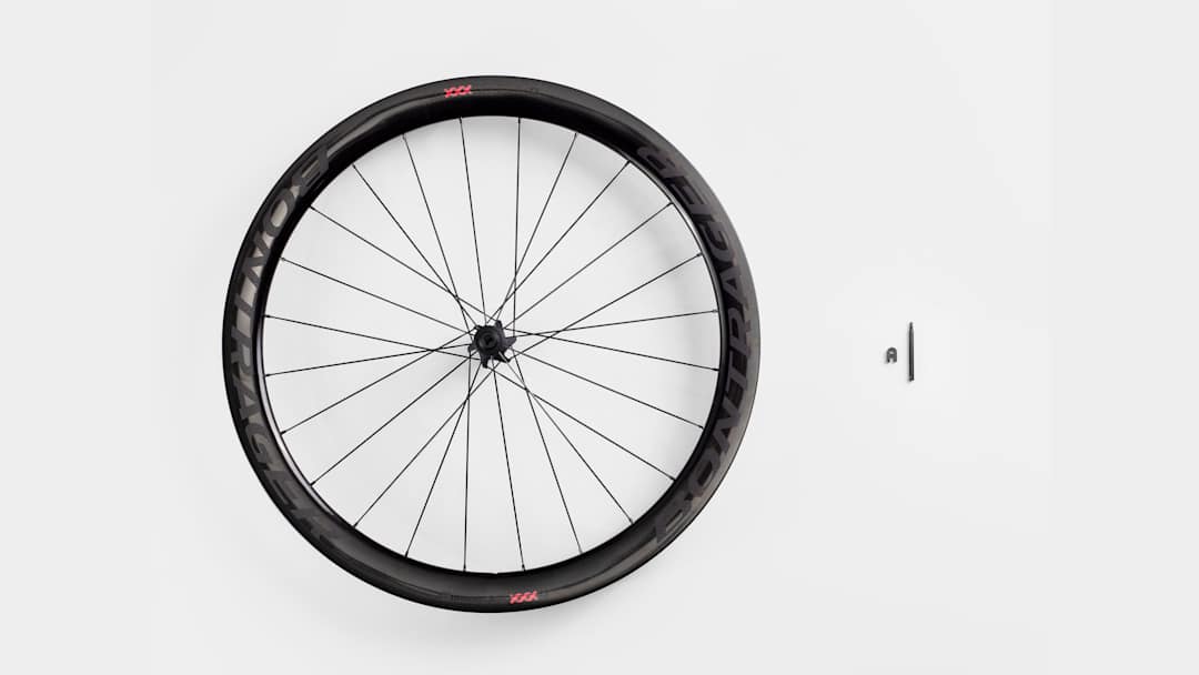 3 Aeolus カーボンホイール（チューブラー） Bontrager
