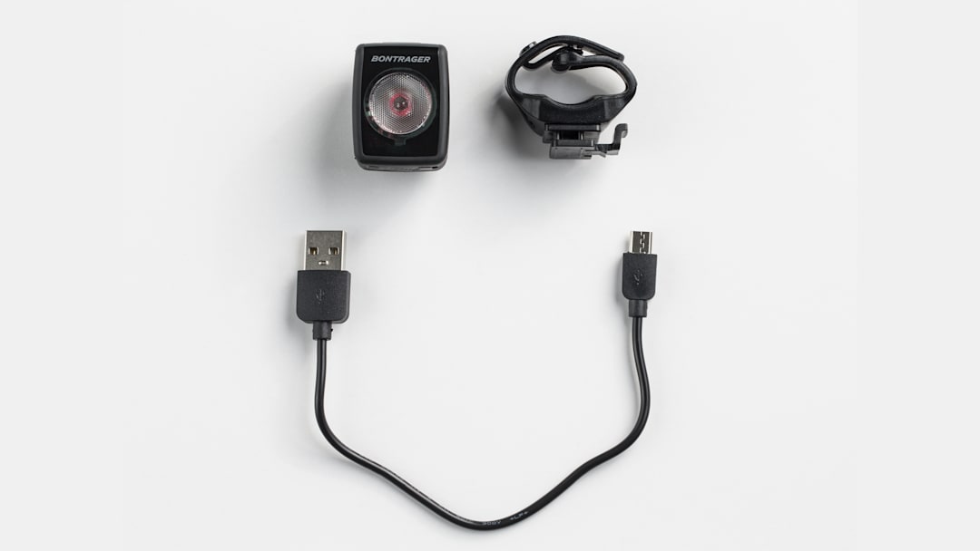 Bontrager AEOLUS COMP＋TREK FLARE RT Bontrager Flare RT Rear Bike Light - Trek Bikes