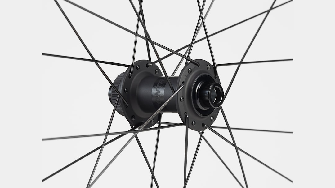 BONTRAGER PARADIGM COMP DISC 700C ホイール Bontrager Paradigm Comp TLR Disc Road Wheel - Trek Bikes