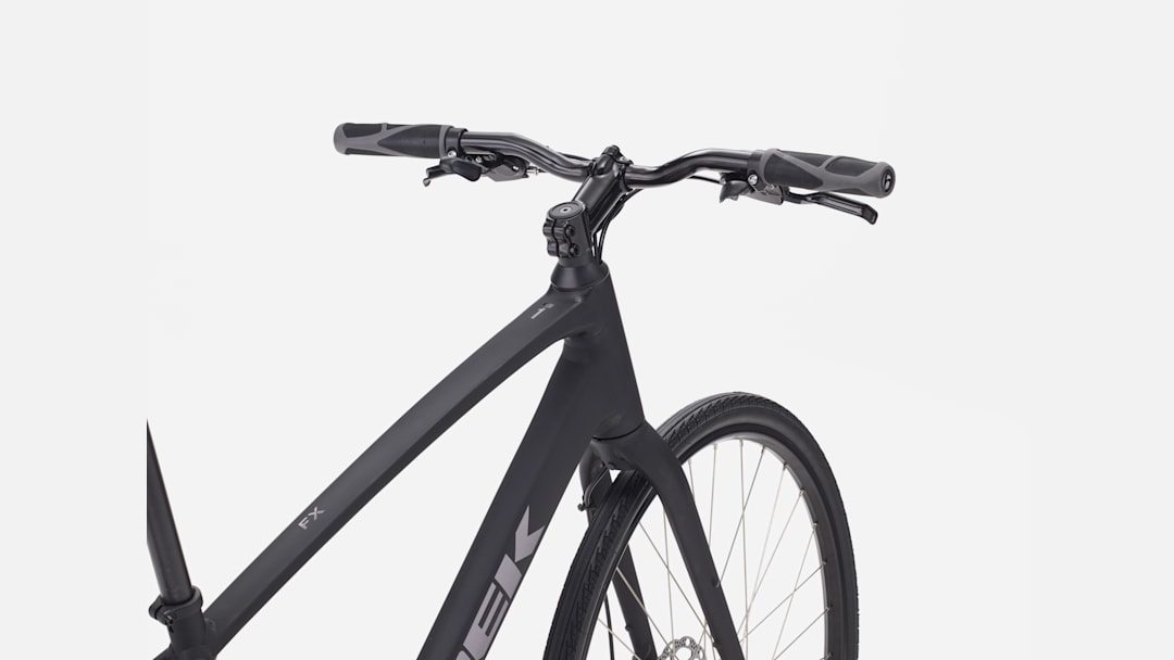 bike helmet top view Smith Forefront 3 Mips M Matte Black Leaves Tipo de pintura:MATE JanSport Trans Laptop Sleeve and is available in