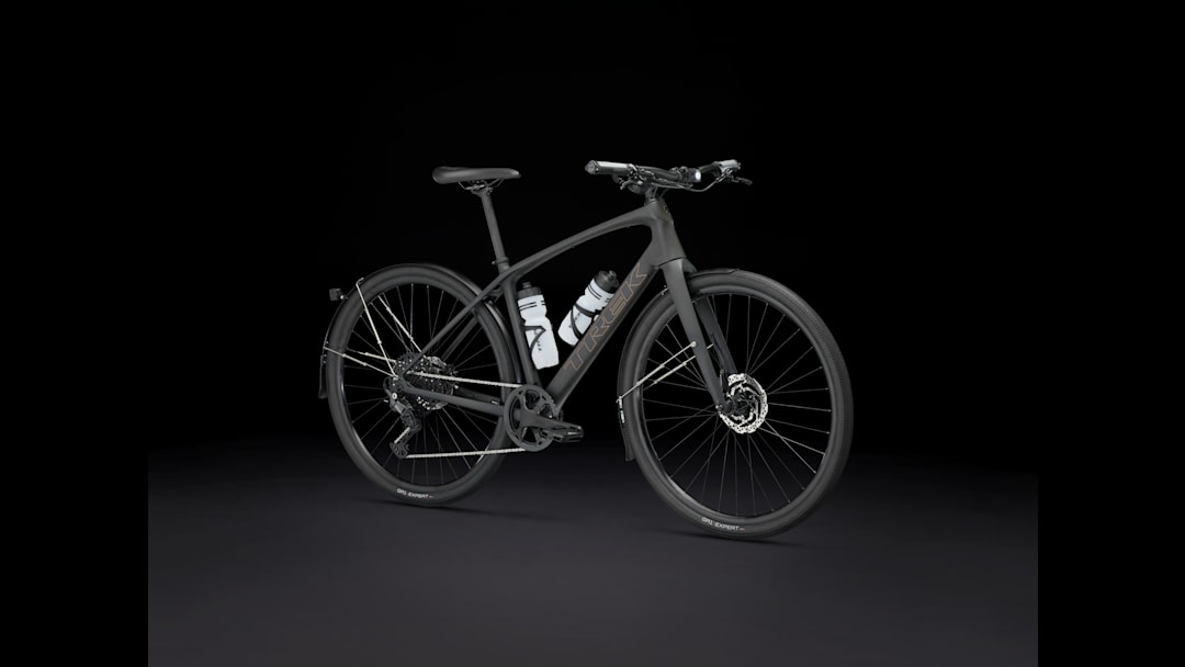 FX Sportカーボンフィットネスバイク – Trek Bikes (JP)