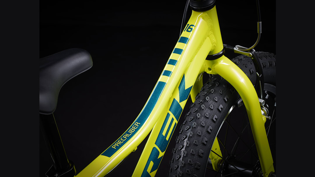 トレック　補助輪付き　子供用自転車　TREK PRECALIBER 16 Precaliber - 補助輪付きTrekキッズバイク (JP)