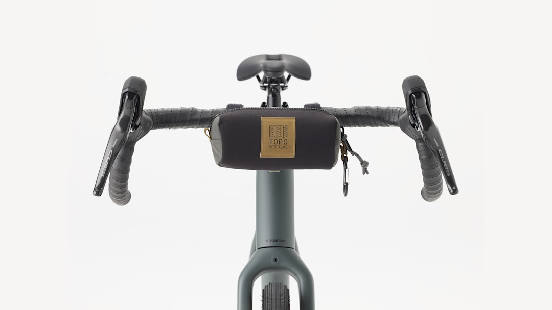 TREK TOPO DESIGNS コラボ ハンドルバーバッグ Topo Designs Burrito Bag - Trek Bikes