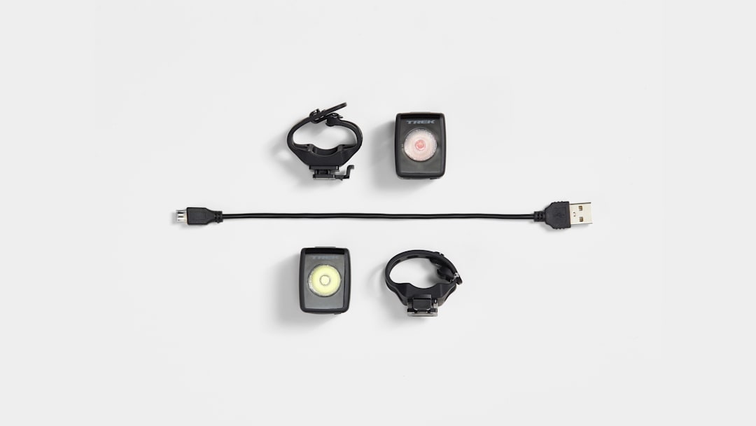 Bontrager ION 200 RT FLARE RT セット Trek Ion 200 RT / Flare RT Set - Trek Bikes (CA)