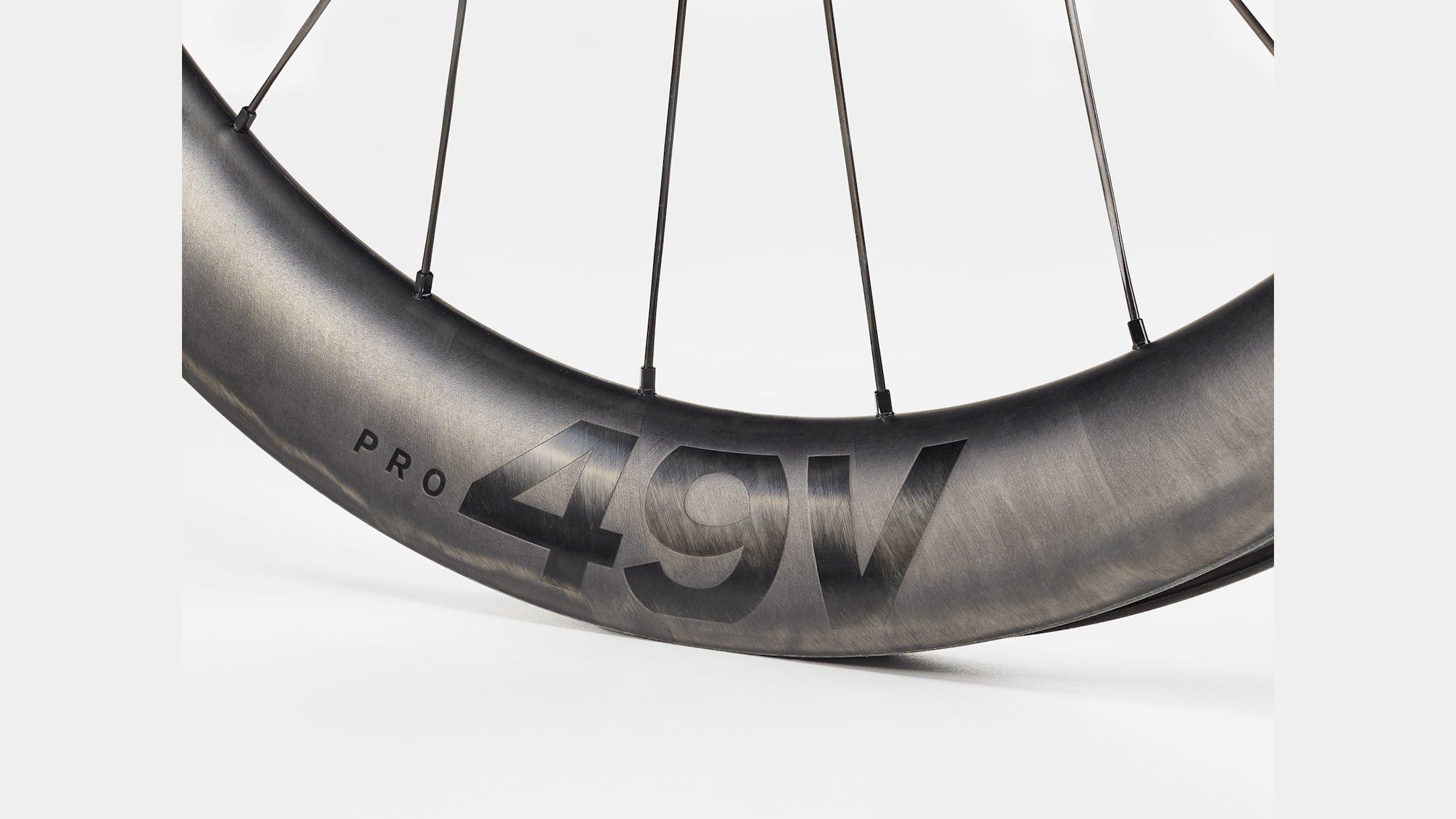 パーツ BONTRAGER Aeolus Pro 49V TLR DISC Bontrager Aeolus Pro 49V Disc TLR Road Wheel - Trek Bikes