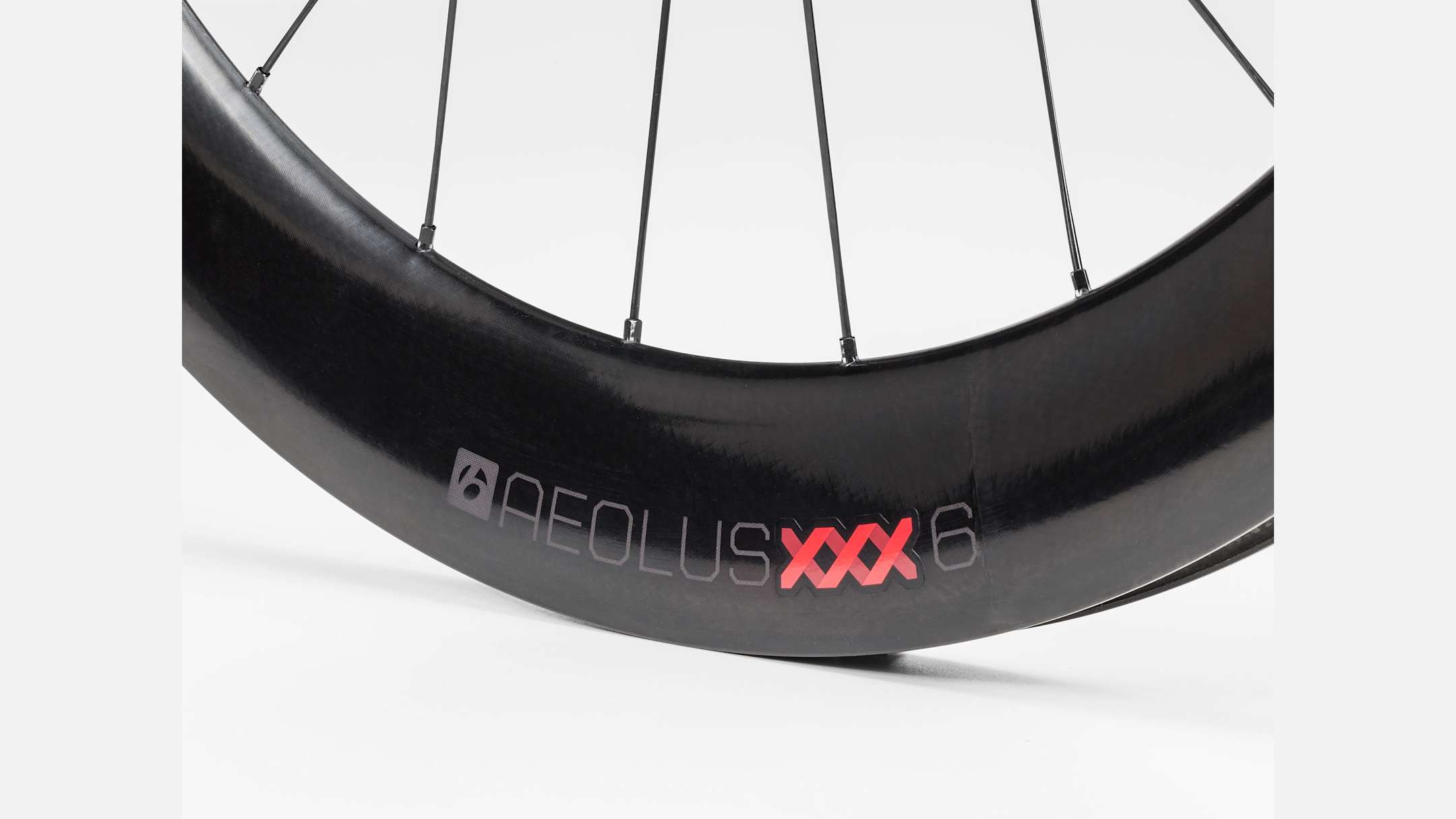 BONTRAGER AEOLUS XXX6 TLR DISC ホイール Frのみ Bontrager Aeolus XXX 6 TLR Disc Clincher Road Wheel - Trek Bikes