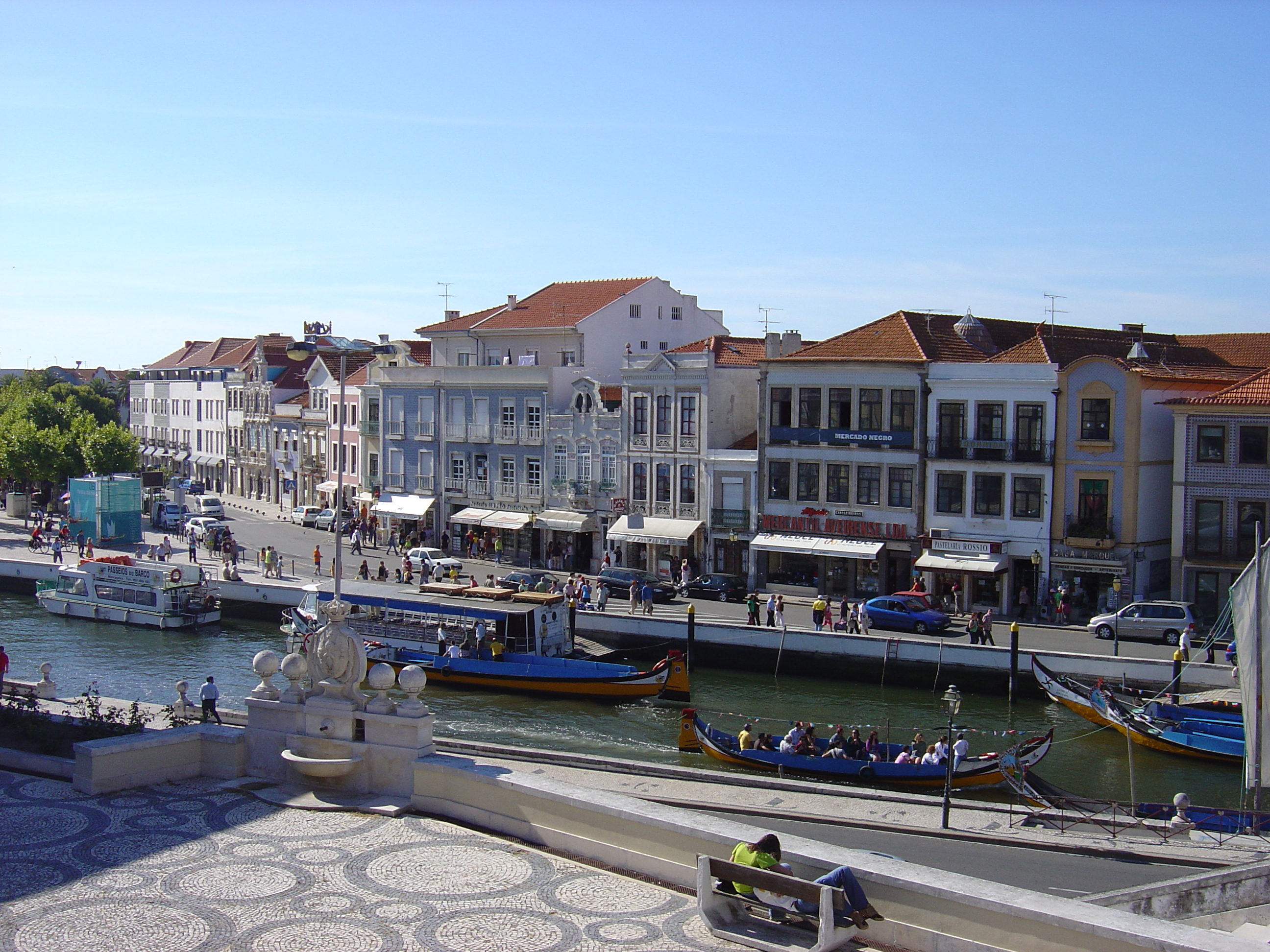 Tour com passeio de moliceiro em Aveiro (5 horas) Tour com passeio de moliceiro em Aveiro (5 horas)