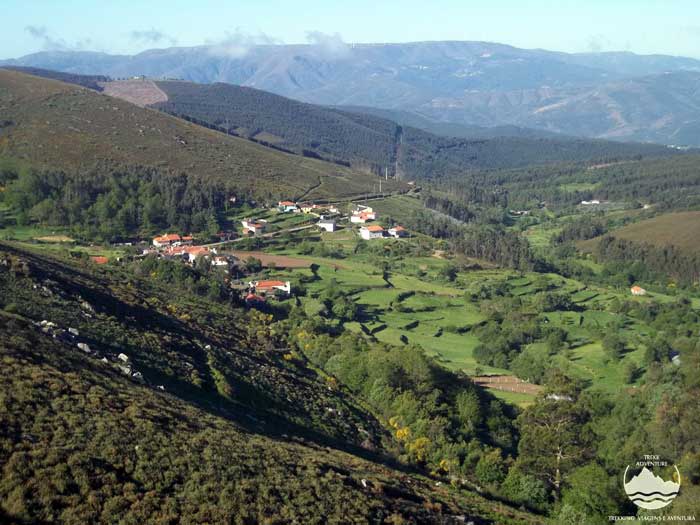 Pelos caminhos de Montemuro Pelos caminhos de Montemuro