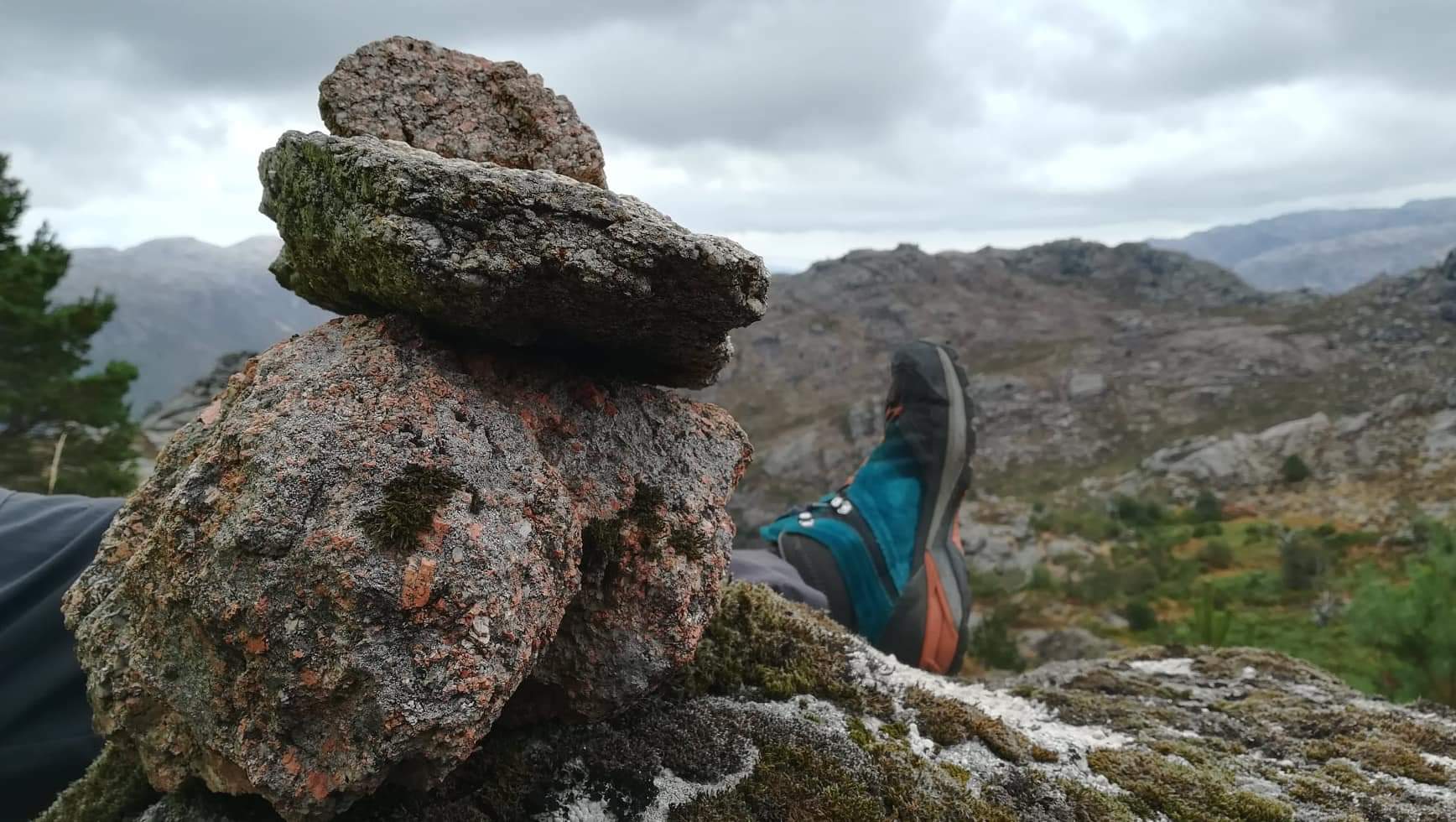 Pé de Cabril e fenda Calcedónia - Hard Trekking Pé de Cabril e fenda Calcedónia - Hard Trekking