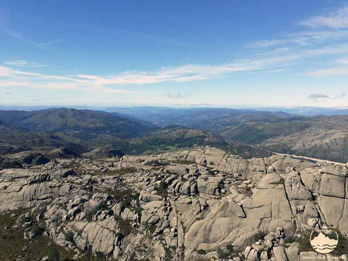 Pé de Cabril e fenda Calcedónia - Hard Trekking Pé de Cabril e fenda Calcedónia - Hard Trekking