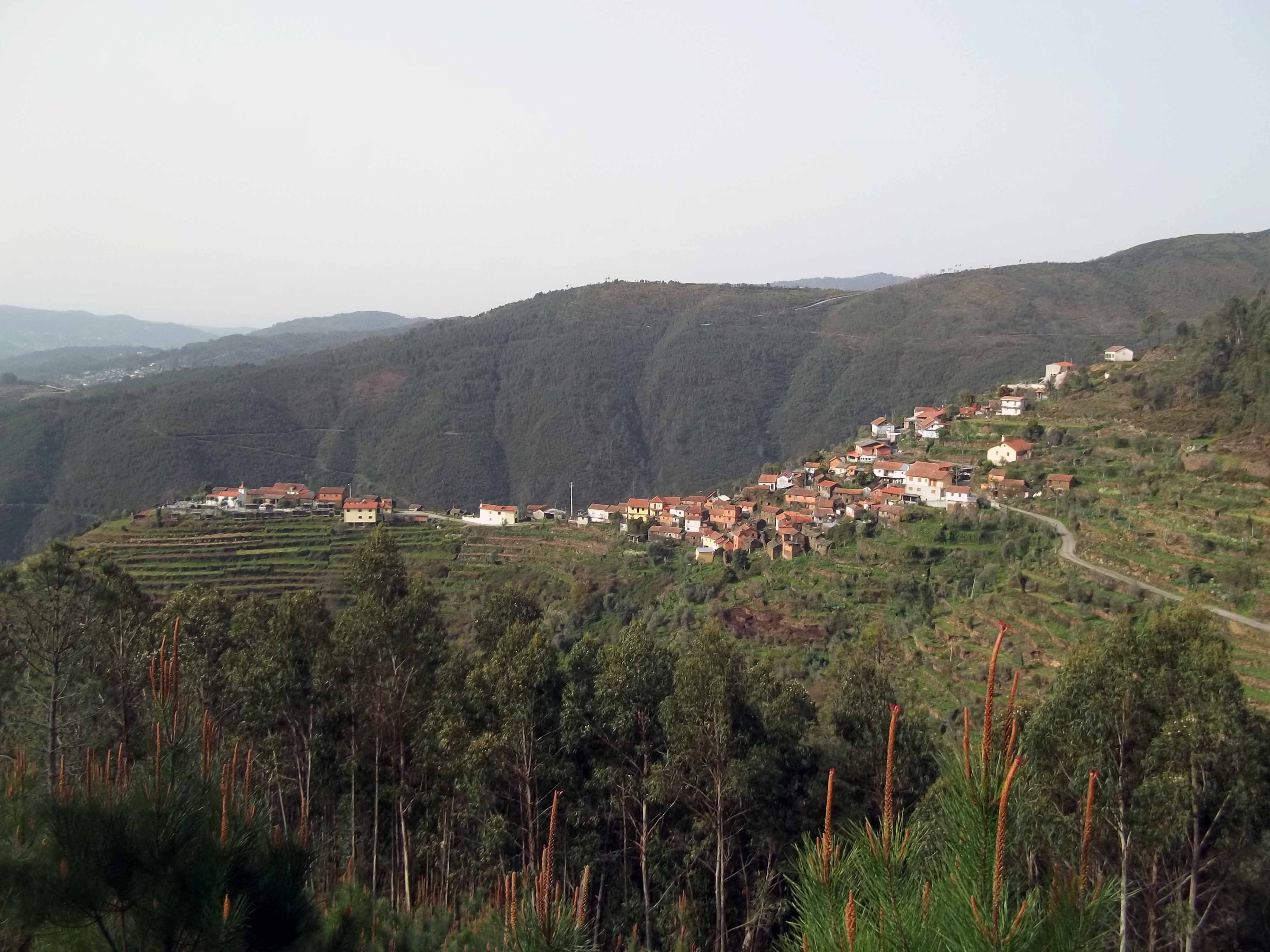 Na vereda do pastor e cascata das Porqueiras Na vereda do pastor e cascata das Porqueiras
