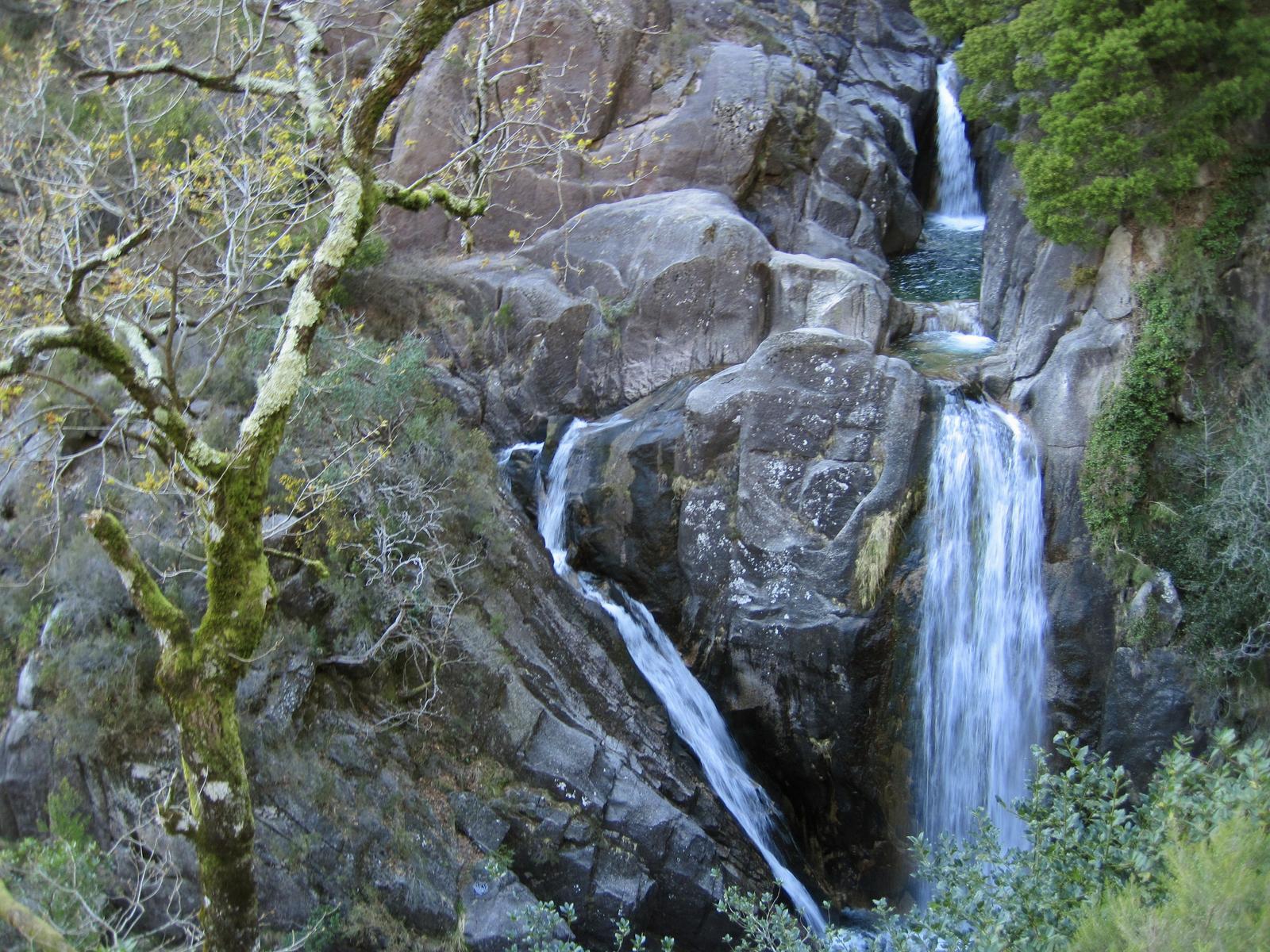 Explorando Rocalva e Arco do Borrageiro: Uma Aventura no Gerês Explorando Rocalva e Arco do Borrageiro: Uma Aventura no Gerês
