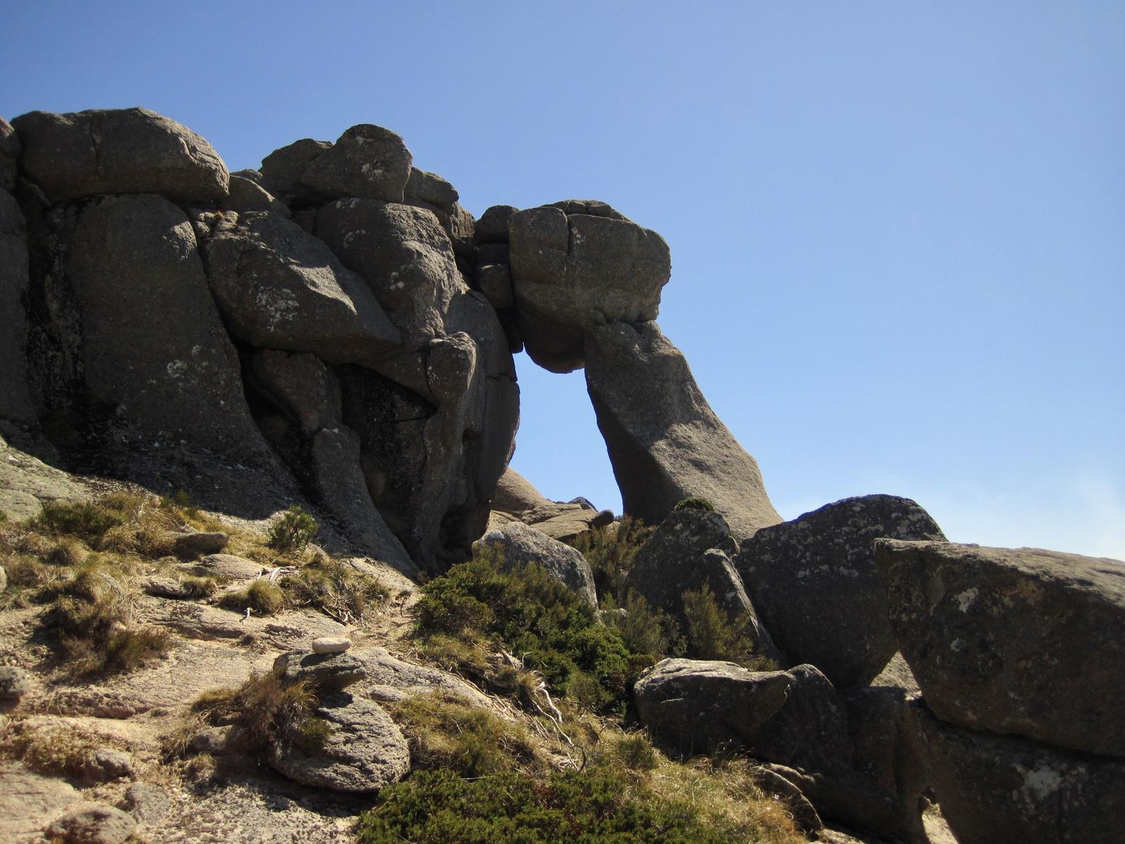 Explorando Rocalva e Arco do Borrageiro: Uma Aventura no Gerês Explorando Rocalva e Arco do Borrageiro: Uma Aventura no Gerês