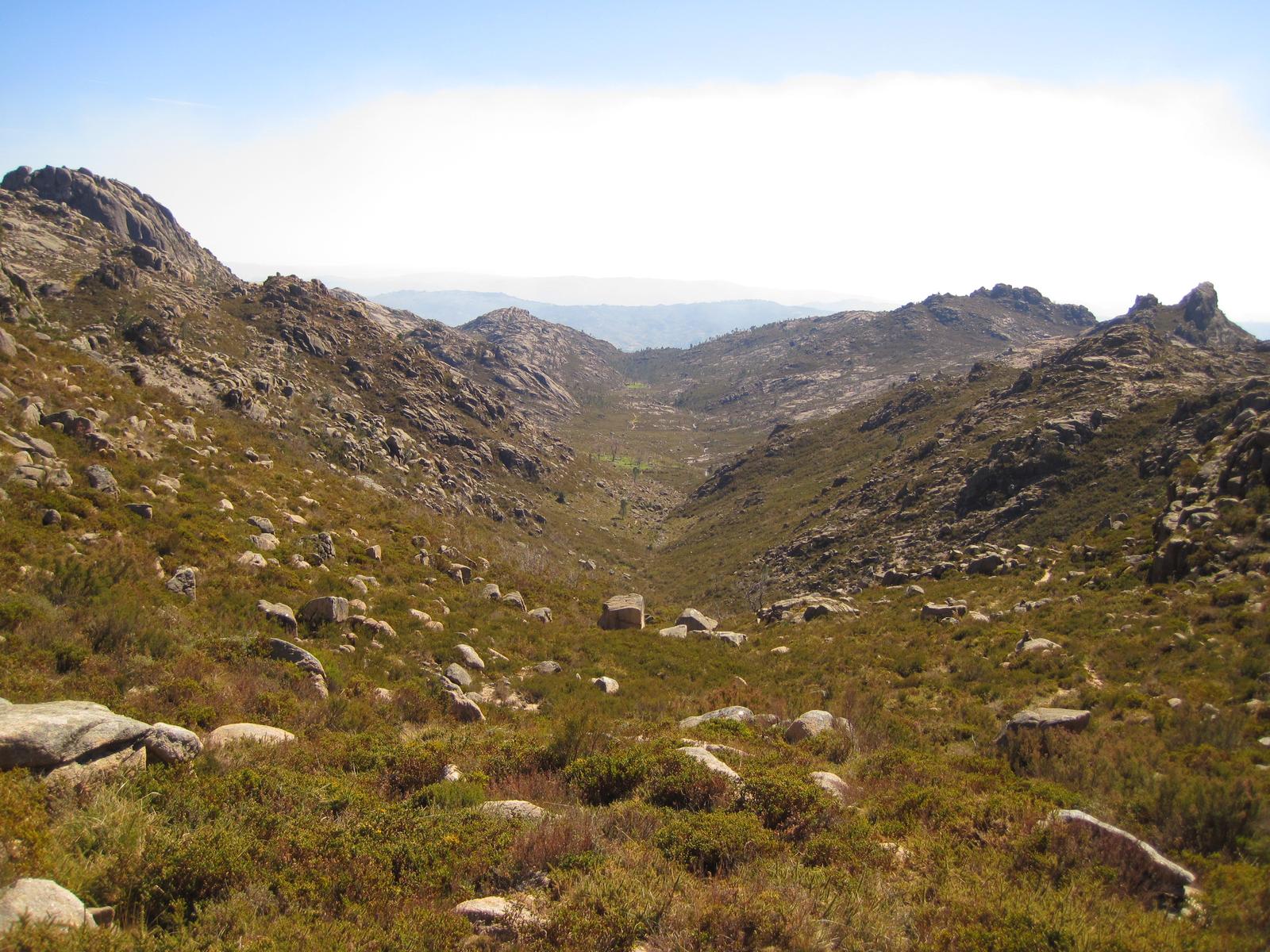 Explorando Rocalva e Arco do Borrageiro: Uma Aventura no Gerês Explorando Rocalva e Arco do Borrageiro: Uma Aventura no Gerês