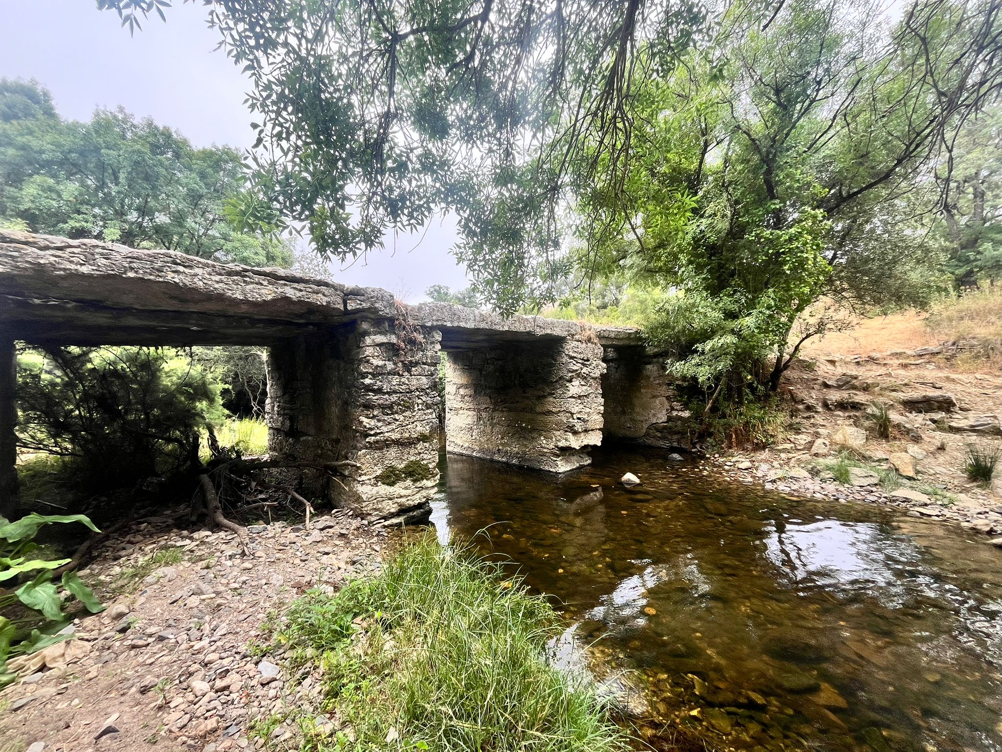 Aldeia fantasma de Broas e Ribeira da Cabrela