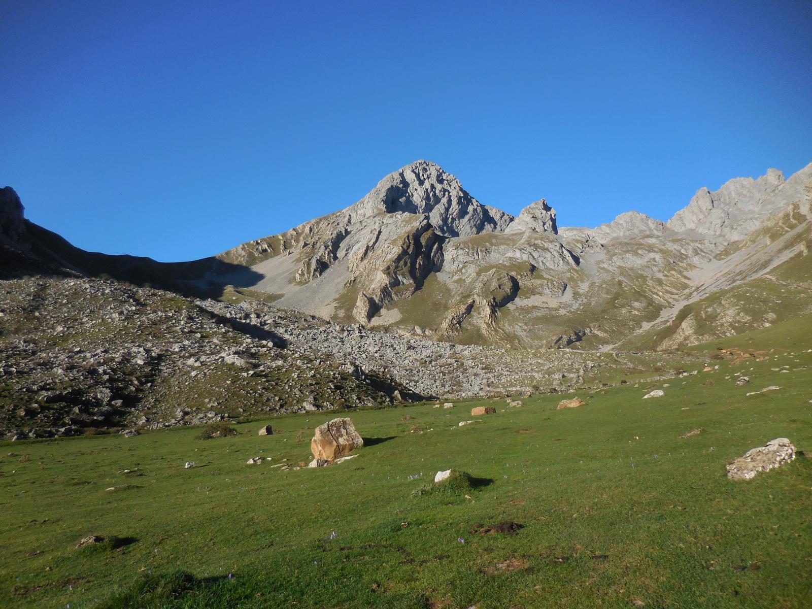 Parque Natural de Somiedo + Pena Ubina