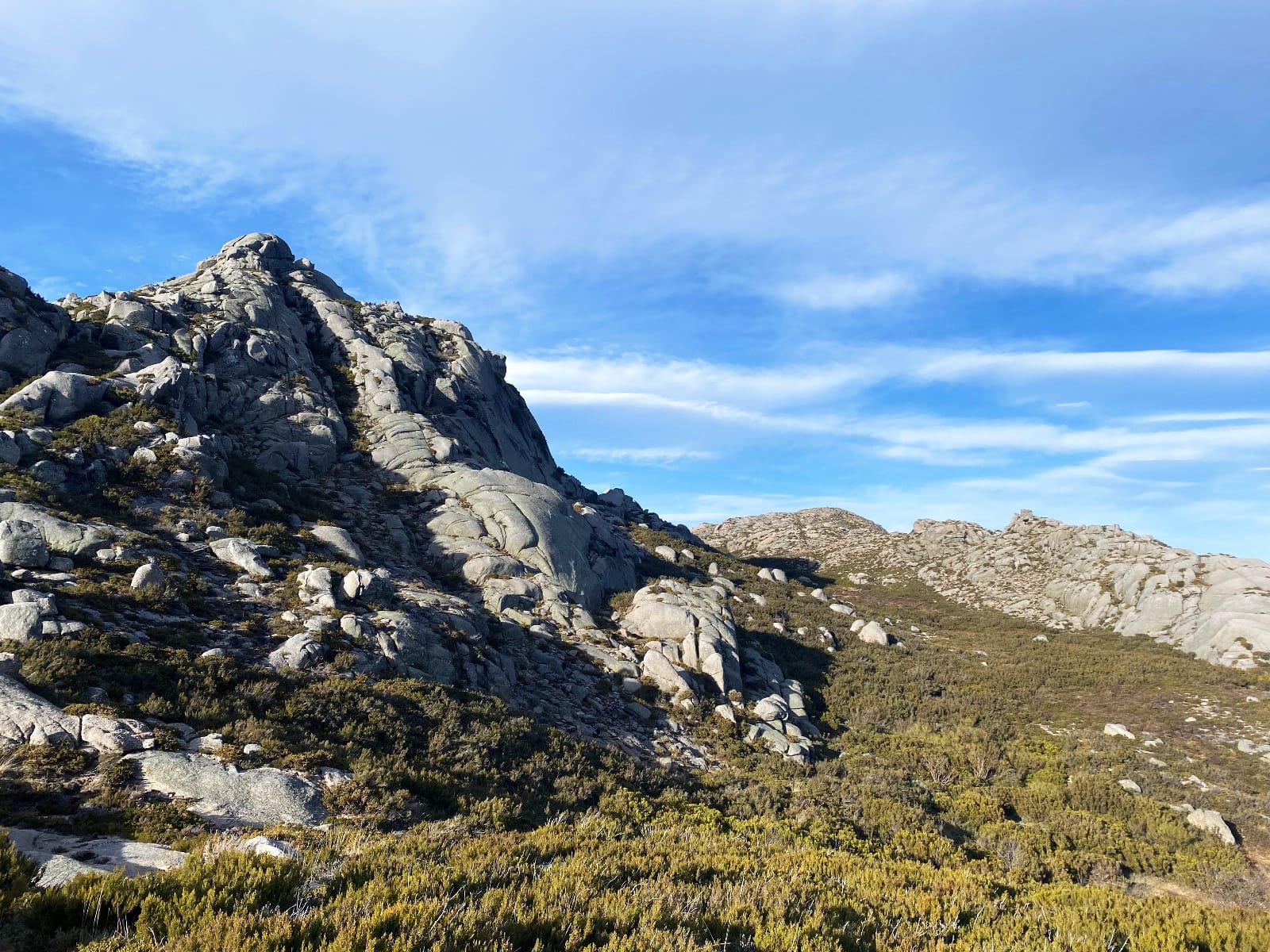 Ascensão ao Pico da Nevosa - Hard Treking 2026