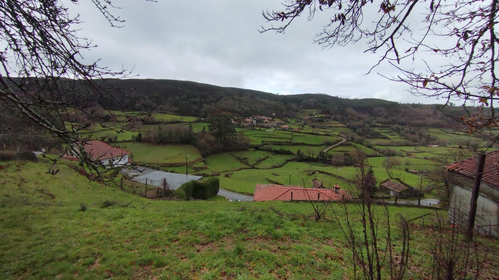 Trilho do Vale Suspenso do Rio Vade e Fojo do Lobo