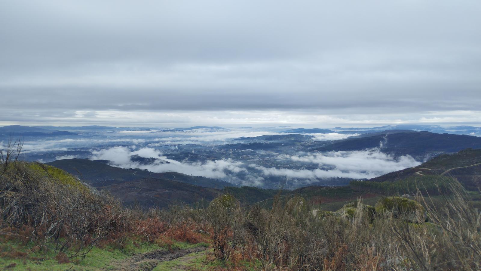 Trilho do Vale Suspenso do Rio Vade e Fojo do Lobo