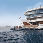 The stern's design provides a direct connection to white