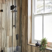 Bathing in nature – the wood-lined bathroom. 