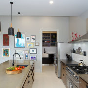 A tight work triangle between refrigerator, oven and countertop, cuisine classique, interior design, kitchen, room, gray