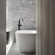 Bath/floor tap detail. - Atmosphere plus - 