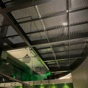 'Industrial' meets 'jungle' full on. - Lock-and-leave jungle 