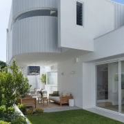 The sheltered, two-storey rear addition. - An intuitive 