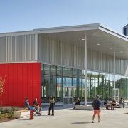 The canopied pavilion. - Contemporary fare - 