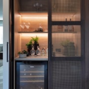 Kitchen bar detail. - Rustic dovetails refinement - 