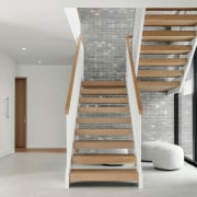 Central staircase – flowing seamlessly with the exterior 