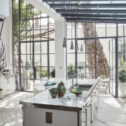 The interiors embrace the beauty of the garden 