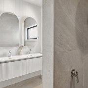 Looking to the master ensuite's double vanity with 
