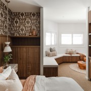 Wallpaper adds pattern to the bedroom design – 