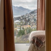 Even the drapes celebrate warm, natural tones. 