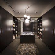 The sophisticated-look dressing space. - Material riches - 