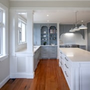 Touches like traditional cabinetry handles and the classic 