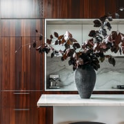 Kitchen island with classic-look stools. - Change of 