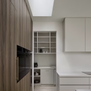 The butler’s pantry provide a base for day-to-day 