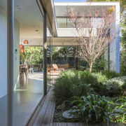 Courtyard garden detail. - Centre of attention - 