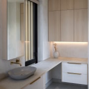 Master ensuite in a symphony of pale tones 
